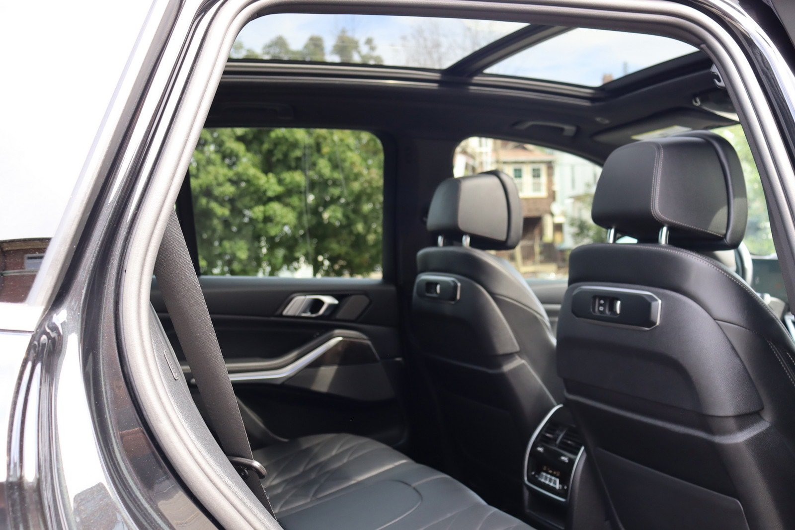 Used 2024 BMW X5 xDrive40i w/ Premium Package AWD/4WD image 17