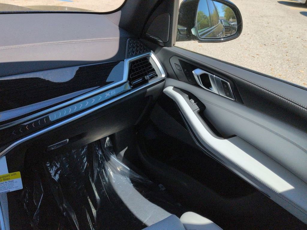 New 2026 BMW X5 xDrive50e w/ Executive Package image 17