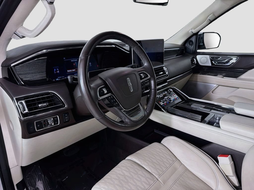Used 2023 Lincoln Navigator L Black Label AWD/4WD image 9