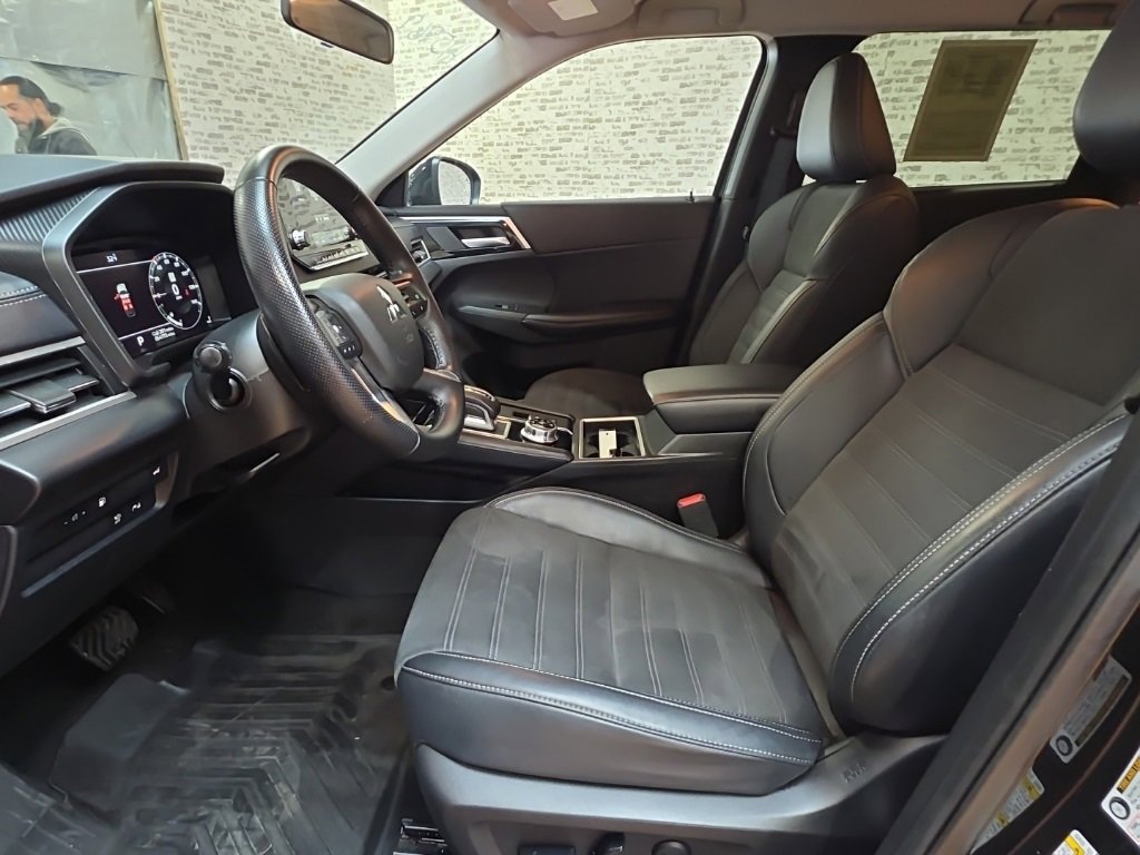 Used 2024 Mitsubishi Outlander SEL image 23