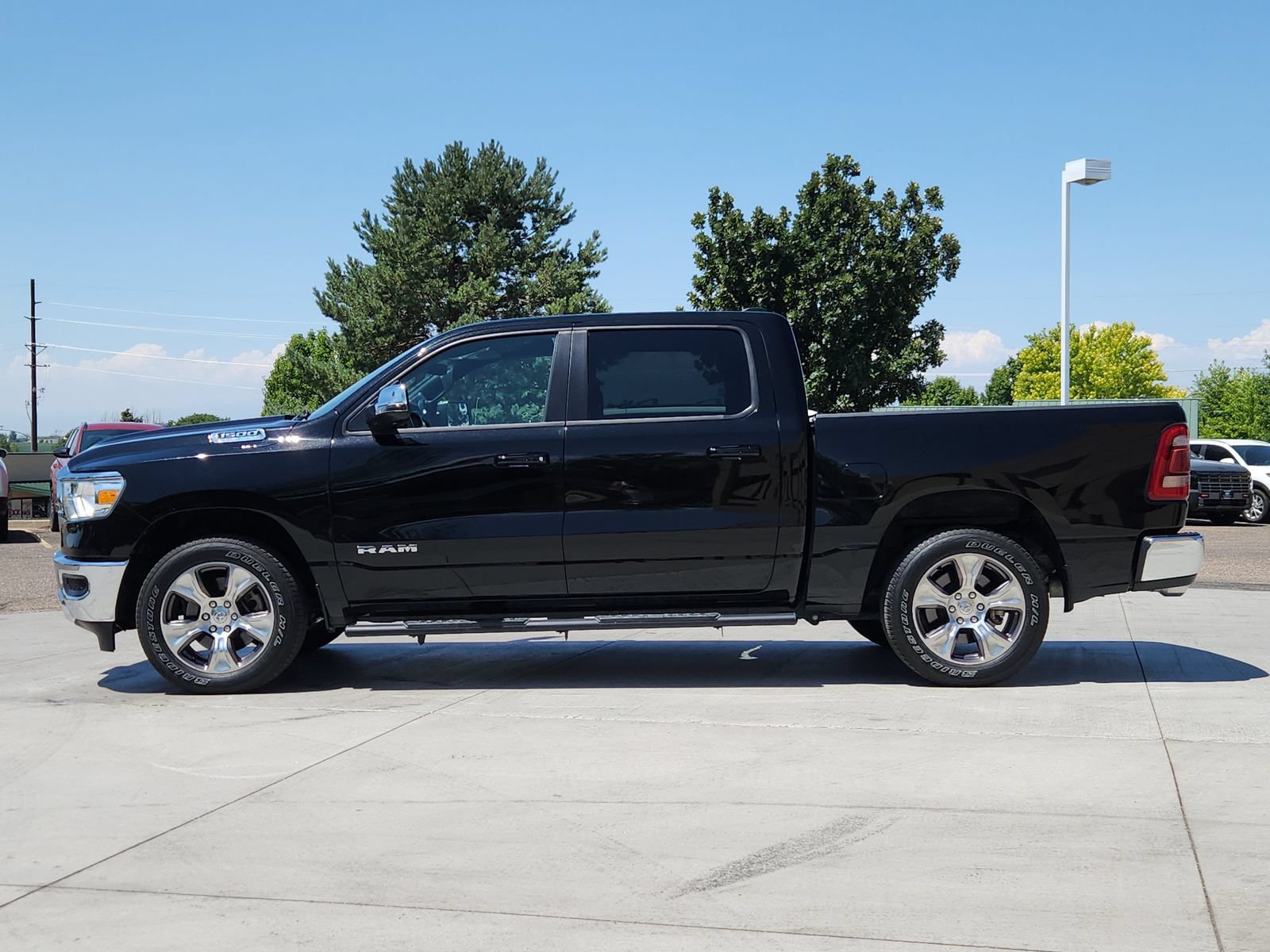 Used 2023 RAM 1500 Laramie AWD/4WD image 2