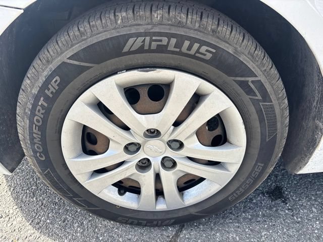 Used 2019 Chevrolet Sonic LT FWD image 16