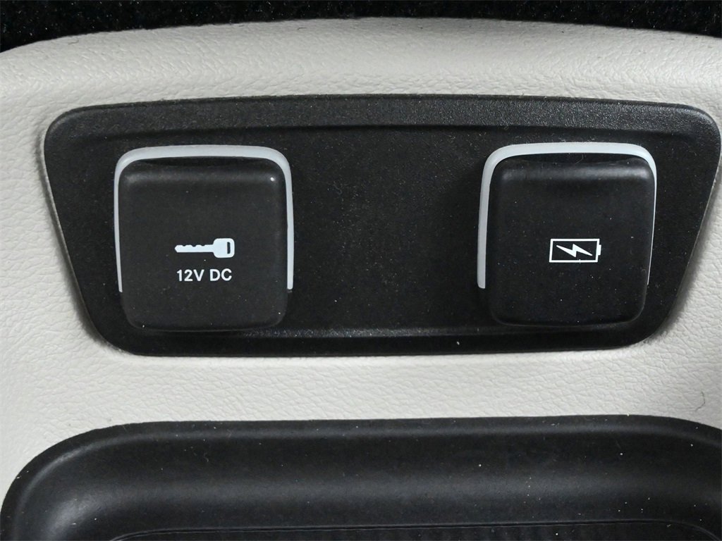Used 2021 Chrysler Pacifica Touring-L image 16