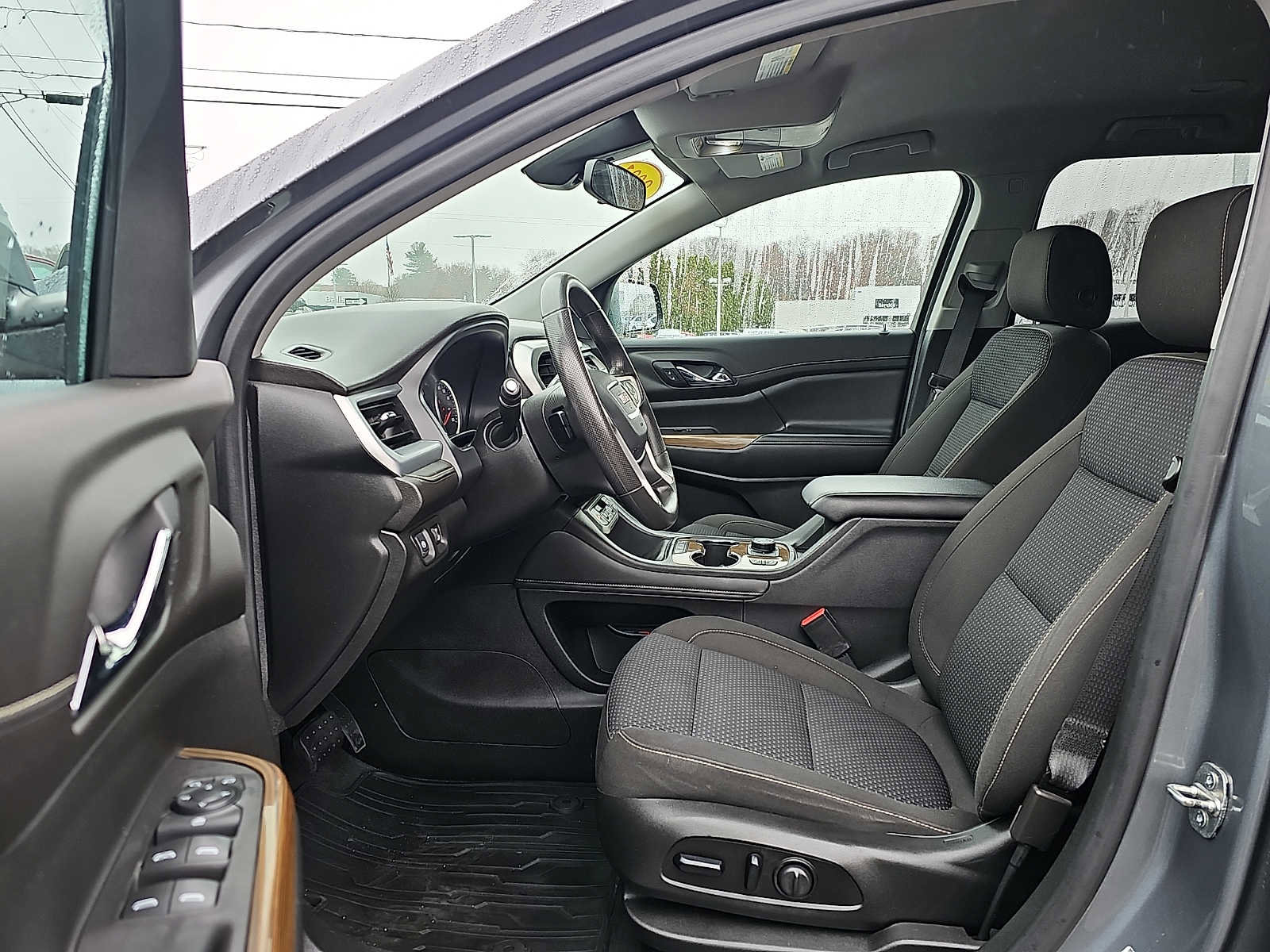 Used 2021 GMC Acadia SLE w/ Driver Convenience Package image 16