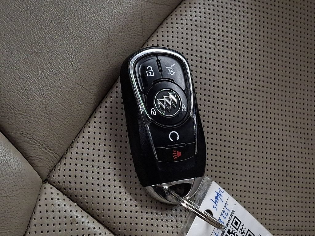 Used 2018 Buick Enclave Essence AWD/4WD image 25