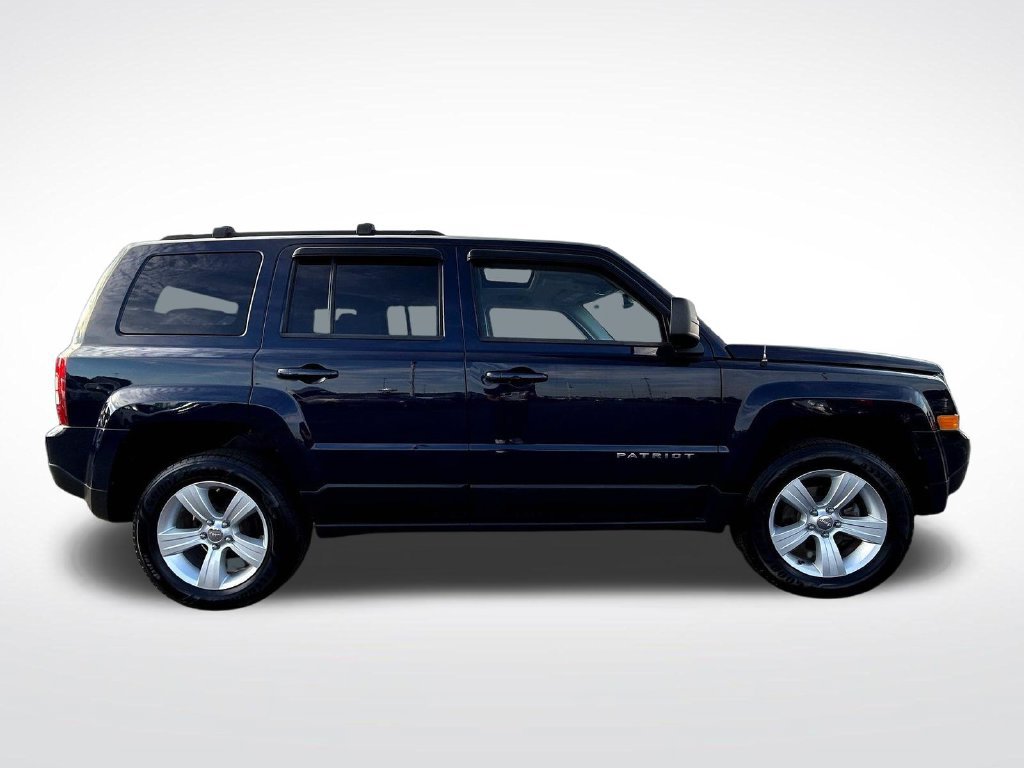 Used 2015 Jeep Patriot Latitude w/ Sun/Sound Group AWD/4WD image 12
