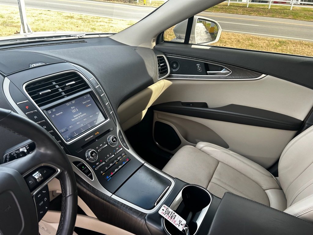 Used 2020 Lincoln Nautilus Reserve w/ Equipment Group 201A image 12