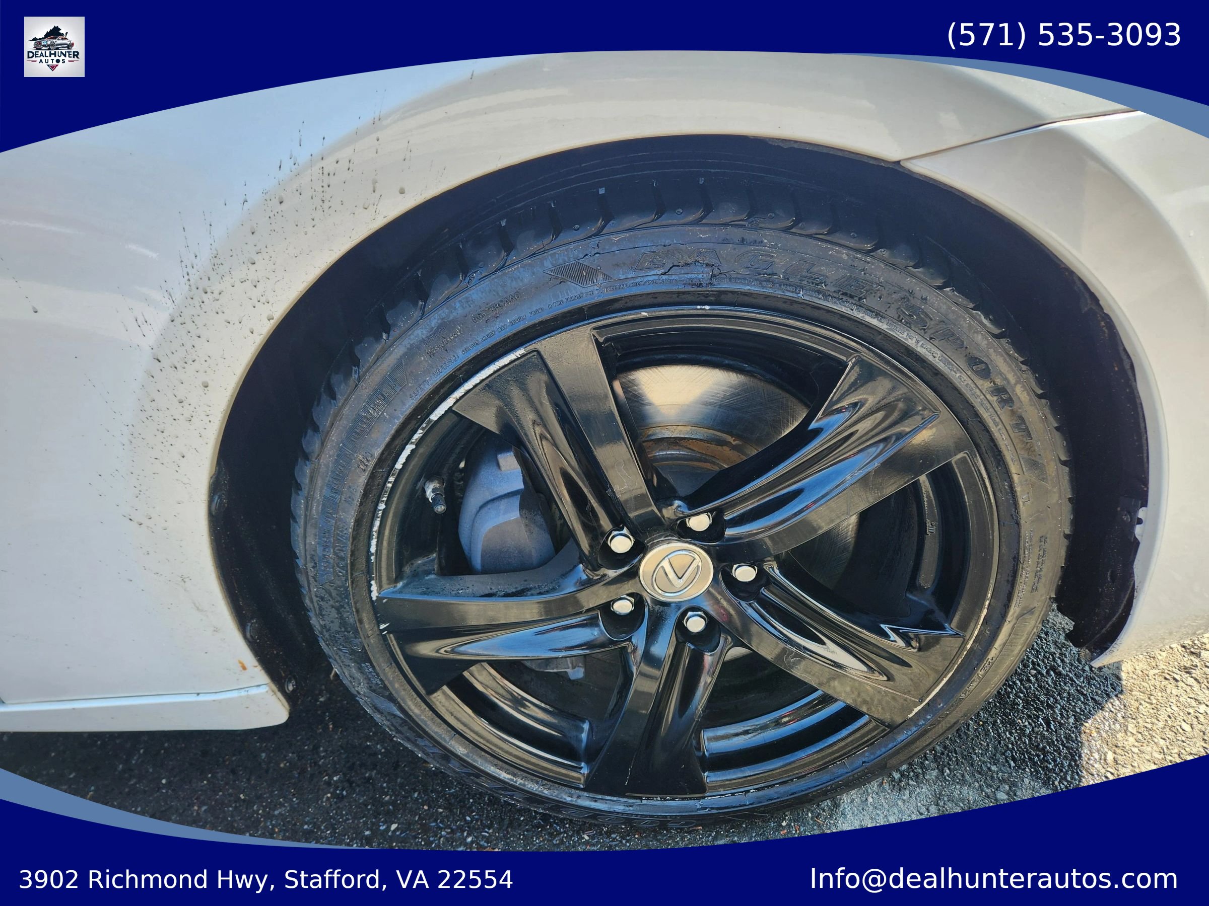 Used 2018 Lexus IS 300 AWD w/ Comfort Package image 5