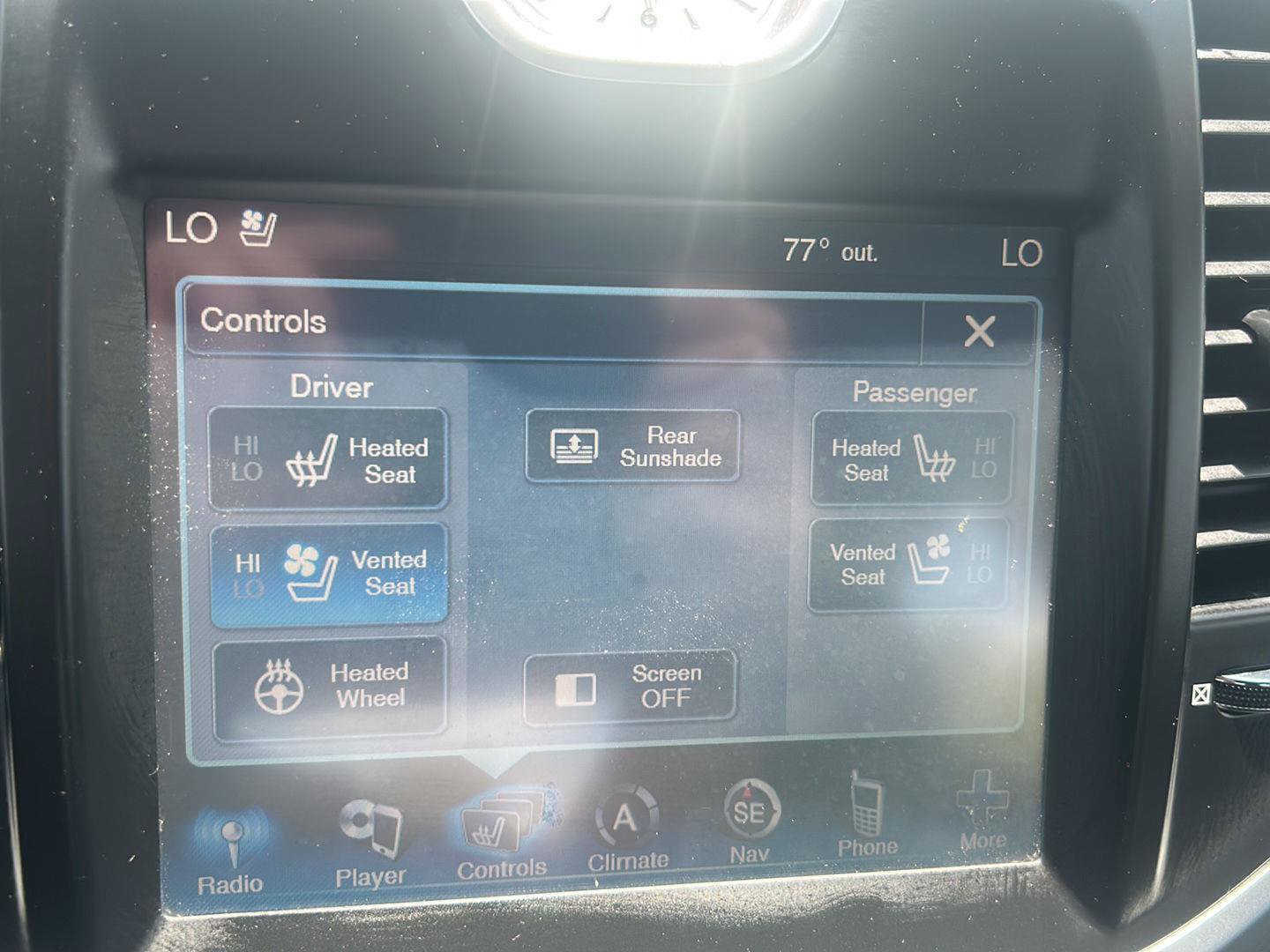 Used 2014 Chrysler 300 C RWD image 5
