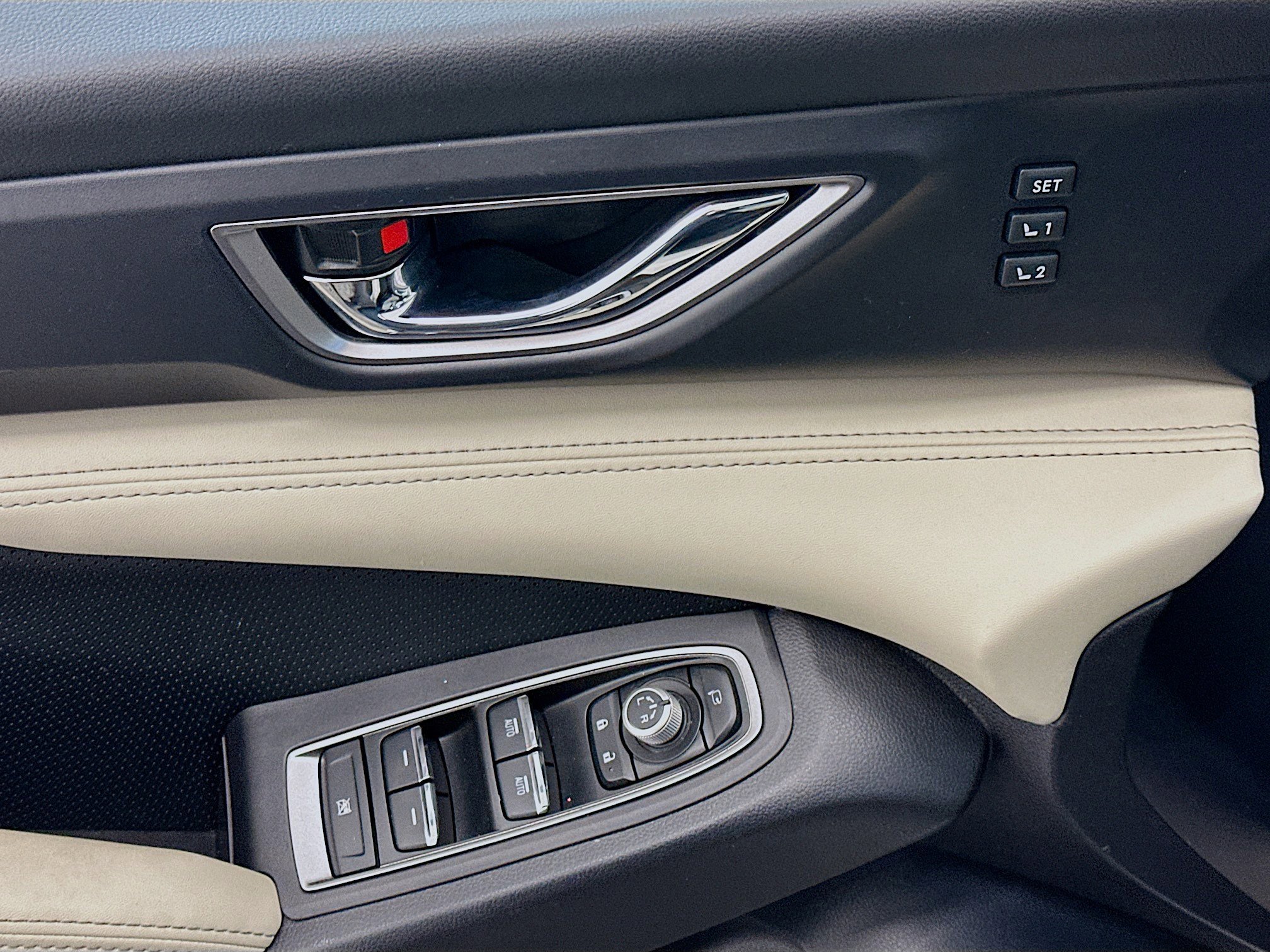 Used 2023 Subaru Ascent Limited w/ Technology Package image 15