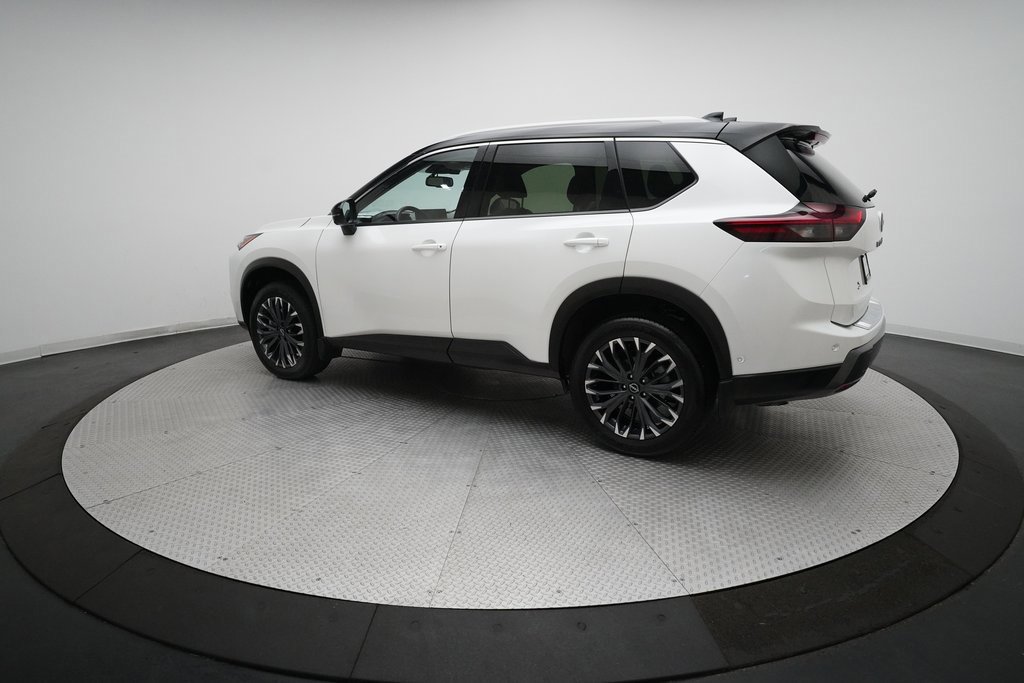 Used 2025 Nissan Rogue SL w/ Tech Package image 12