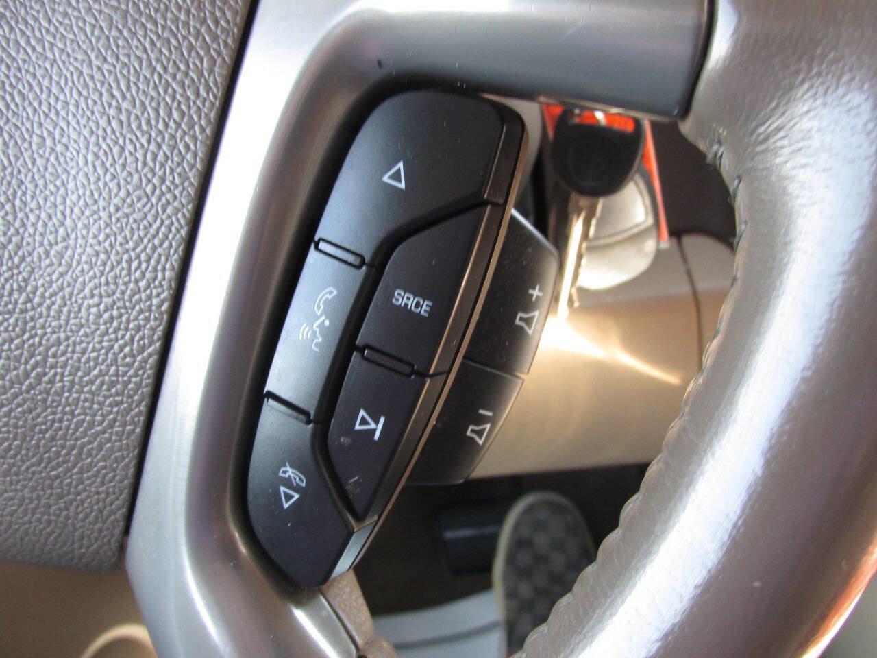 Used 2012 Chevrolet Suburban LTZ AWD/4WD image 58