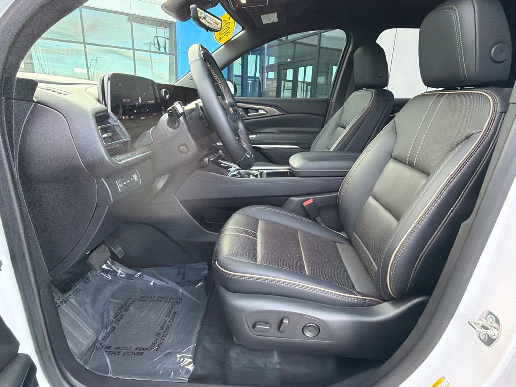 Used 2025 Chevrolet Traverse High Country AWD/4WD image 16