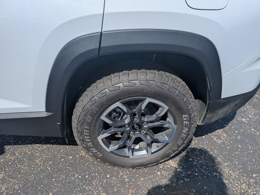 New 2027 Chevrolet Equinox ACTIV w/ Safety and Technology Package AWD/4WD image 22