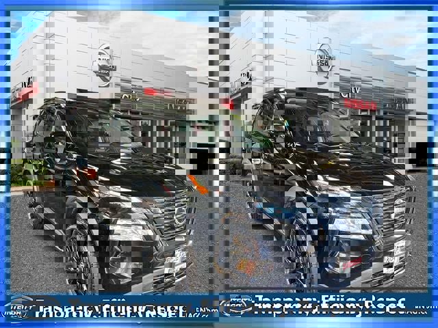 Used 2023 Nissan Rogue SV w/ SV Premium B Package image 1