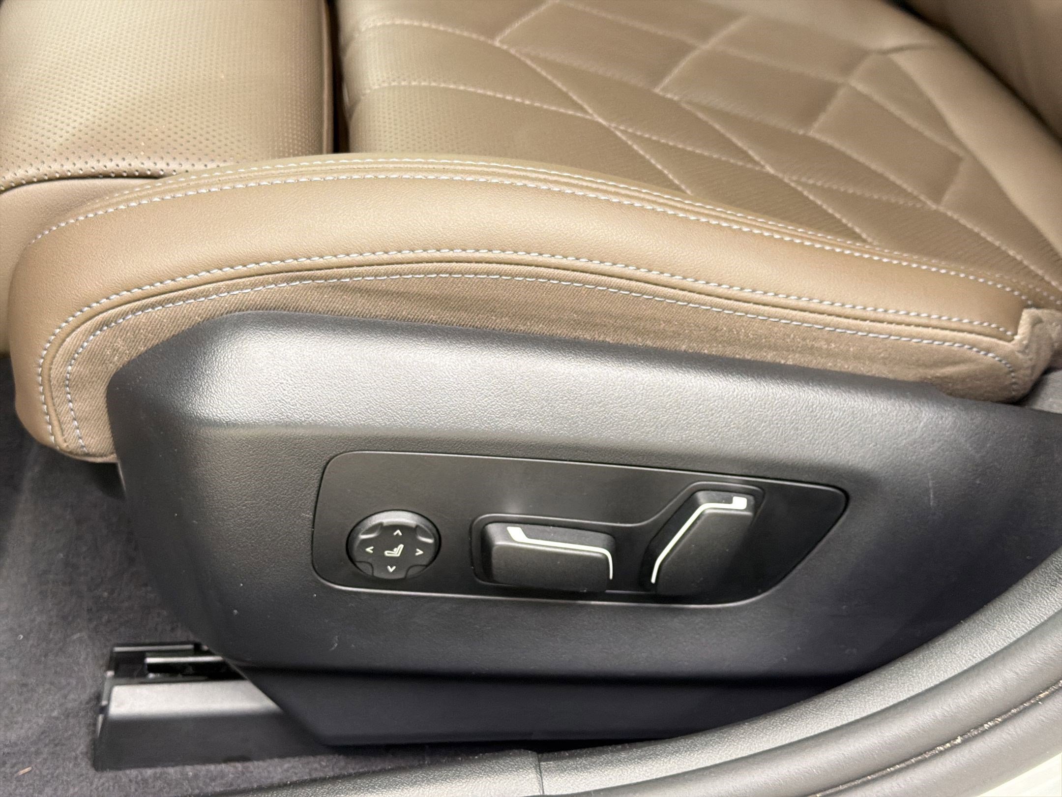 Certified 2024 BMW i5 eDrive40i w/ M Sport Package image 14