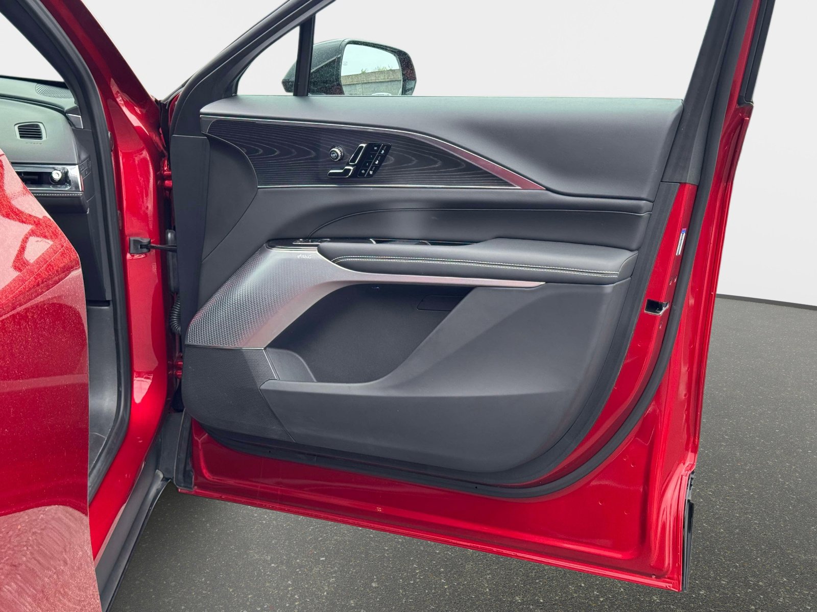 Certified 2025 Cadillac Lyriq Luxury w/ LPO, Floor Liner Package image 14