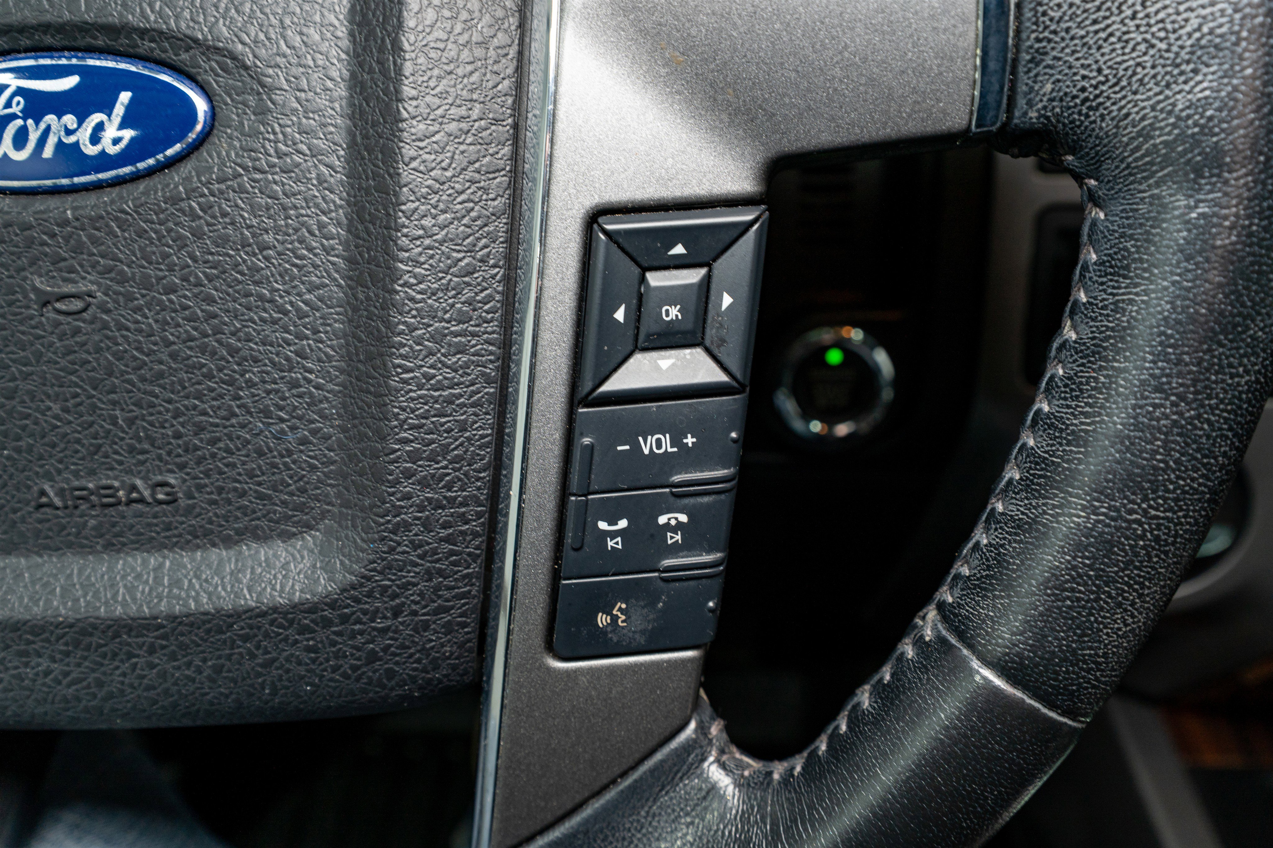 Used 2017 Ford Expedition Platinum image 29