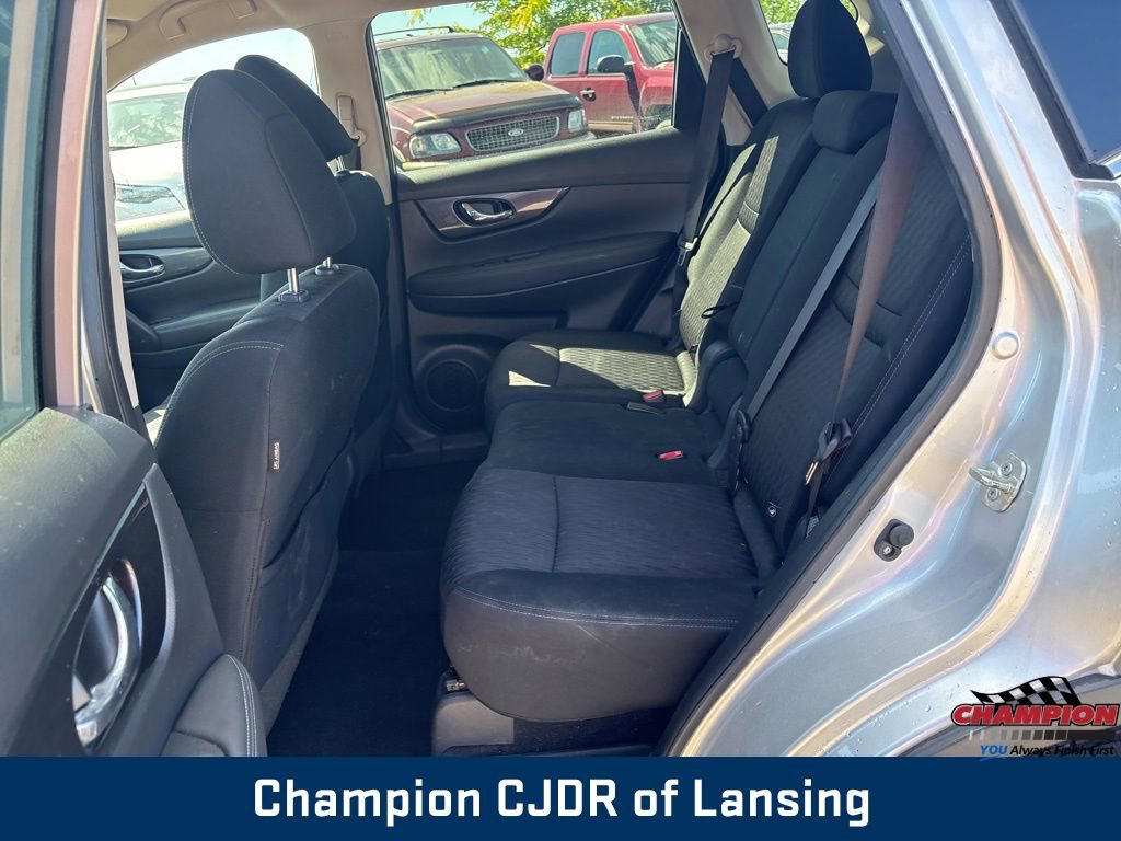 Used 2019 Nissan Rogue SV FWD image 16