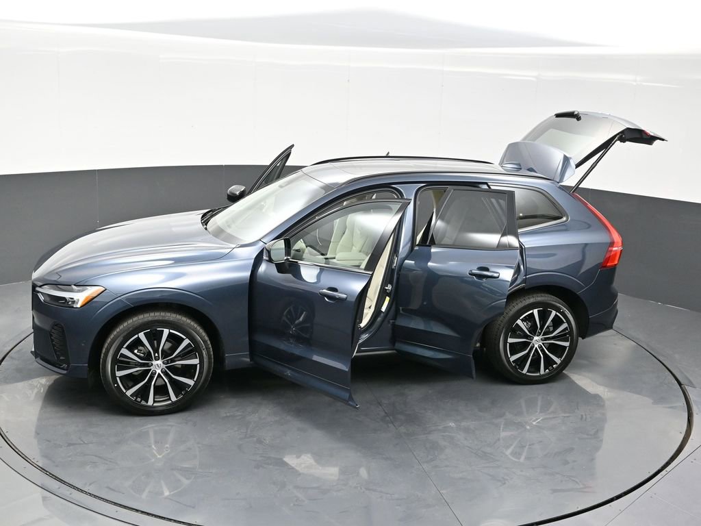 Used 2025 Volvo XC60 B5 Plus w/ Protection Package Premier image 27