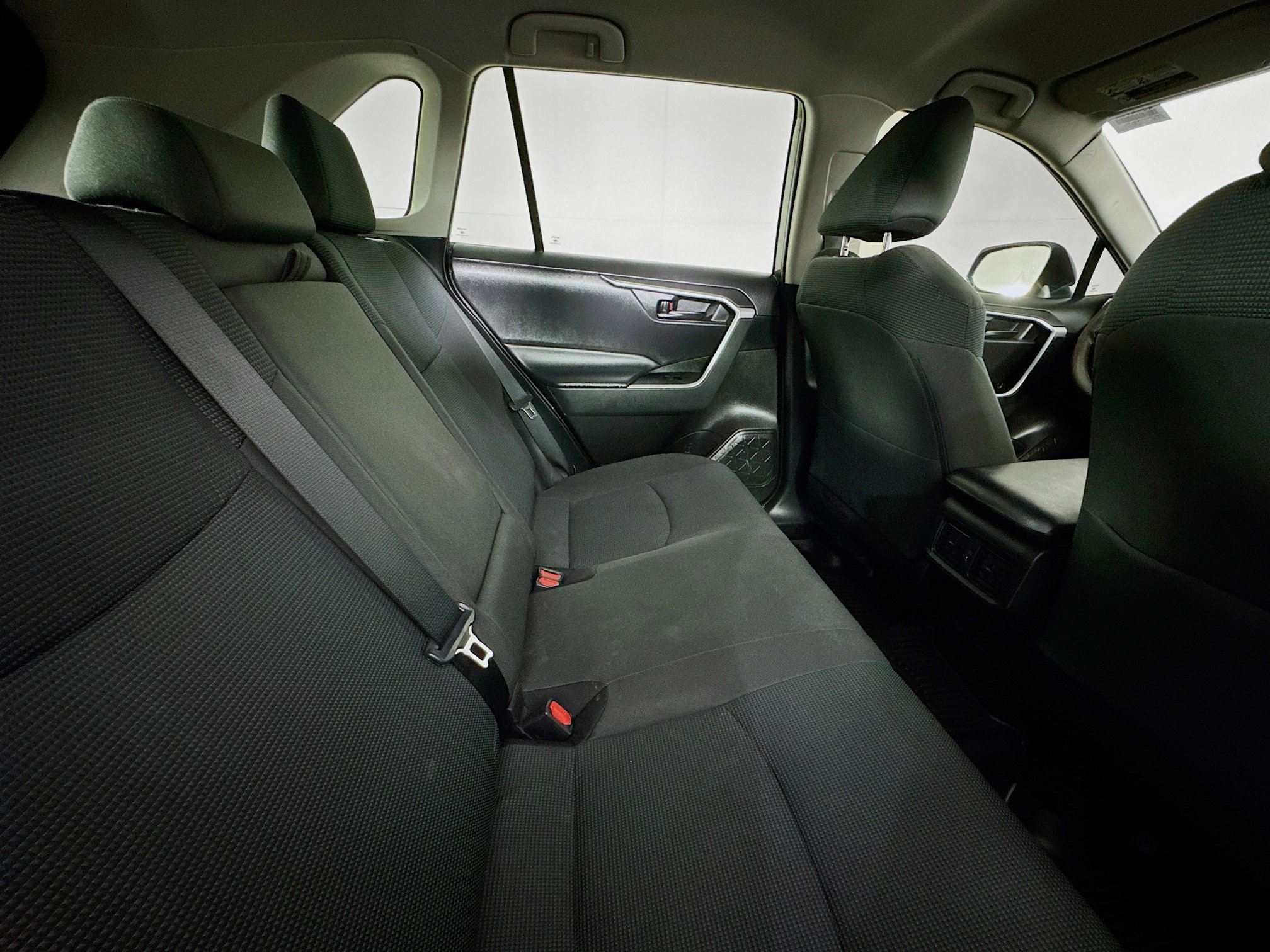 Used 2022 Toyota RAV4 LE AWD/4WD image 24