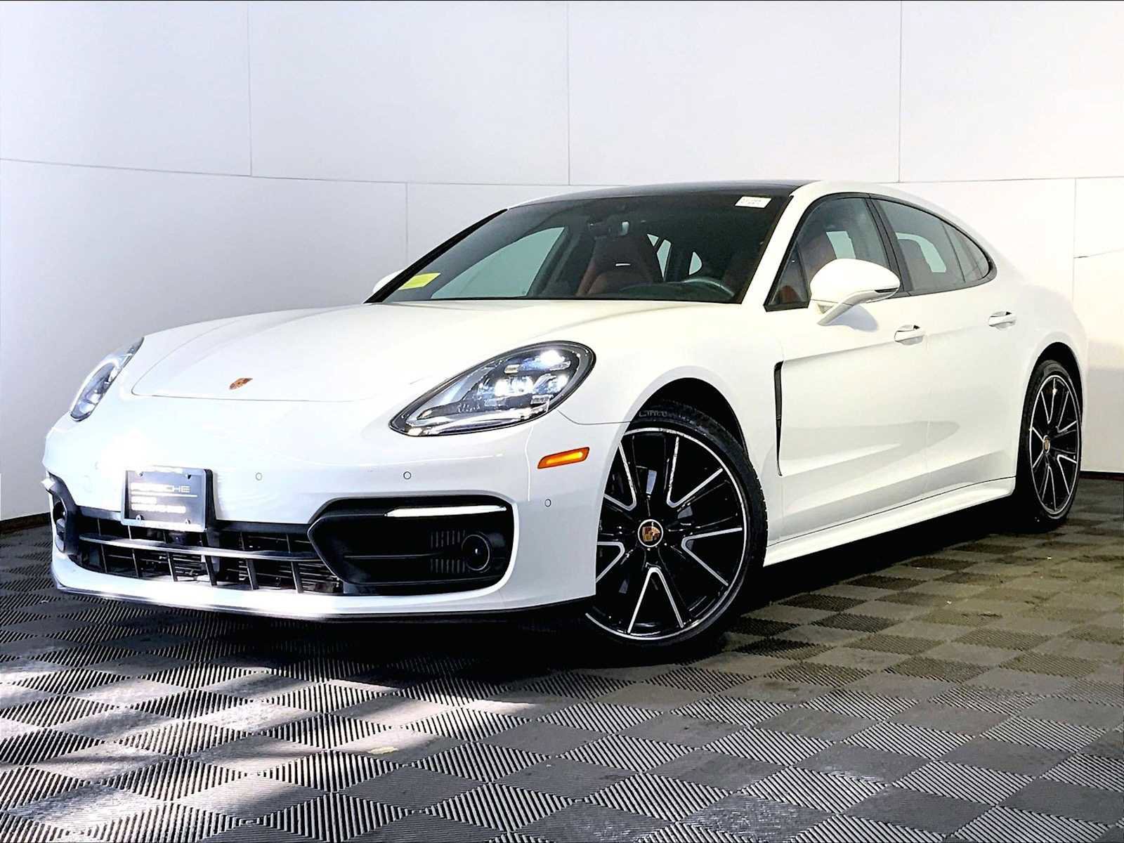 Certified 2023 Porsche Panamera 4 Platinum Edition AWD/4WD image 1