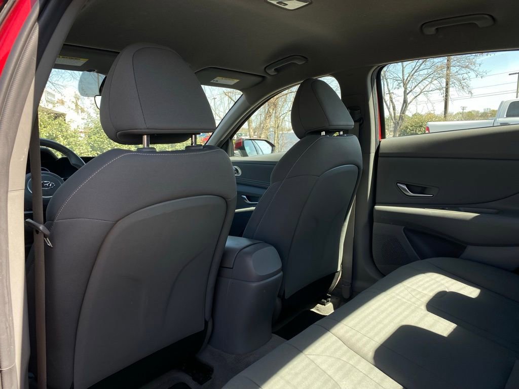 Used 2023 Hyundai Elantra SEL w/ Convenience Package image 25