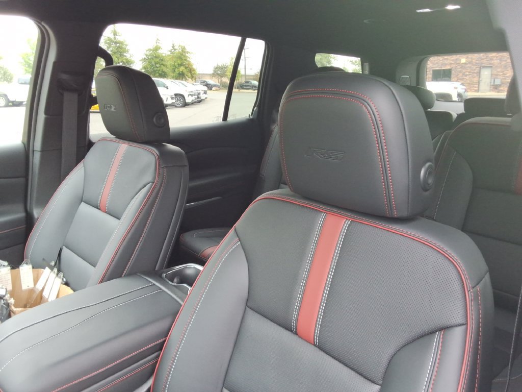 New 2027 Chevrolet Traverse RS FWD image 21