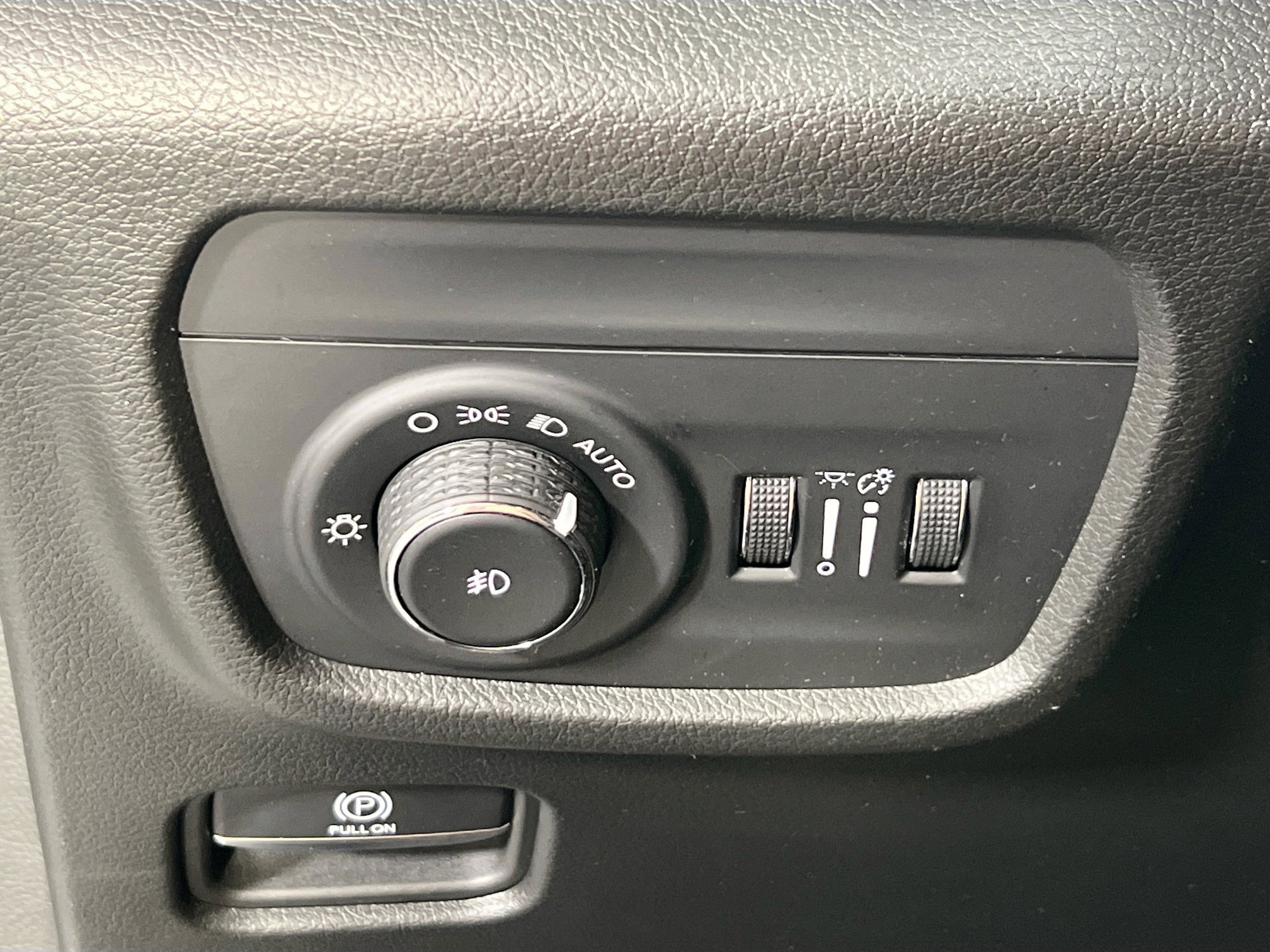 Used 2022 Jeep Grand Cherokee Overland w/ Luxury Tech Group IV image 10