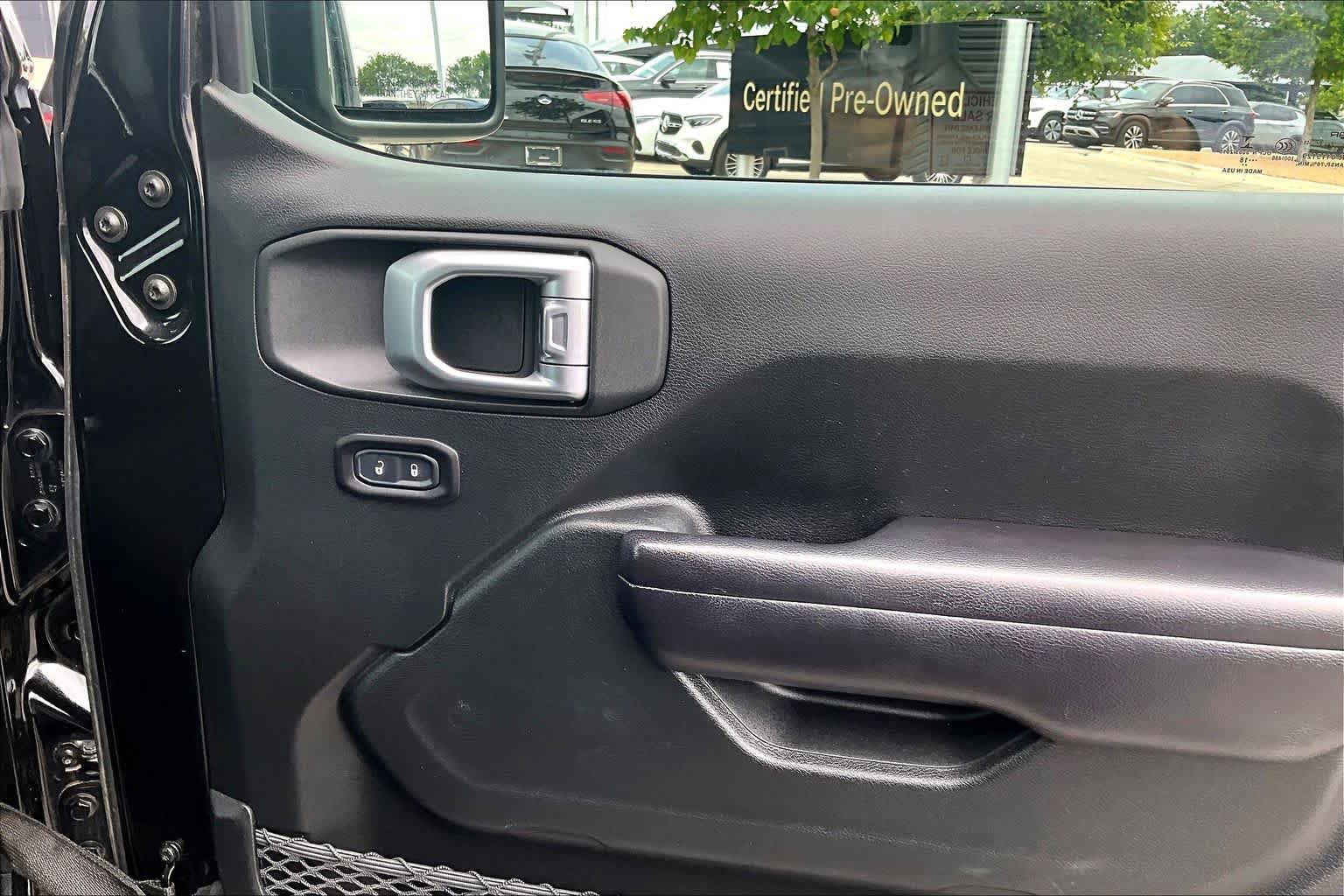 Used 2018 Jeep Wrangler Rubicon AWD/4WD image 21