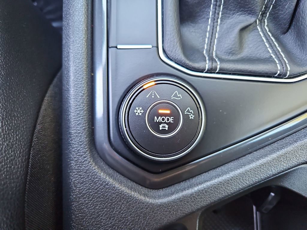 Used 2022 Volkswagen Tiguan SE image 20