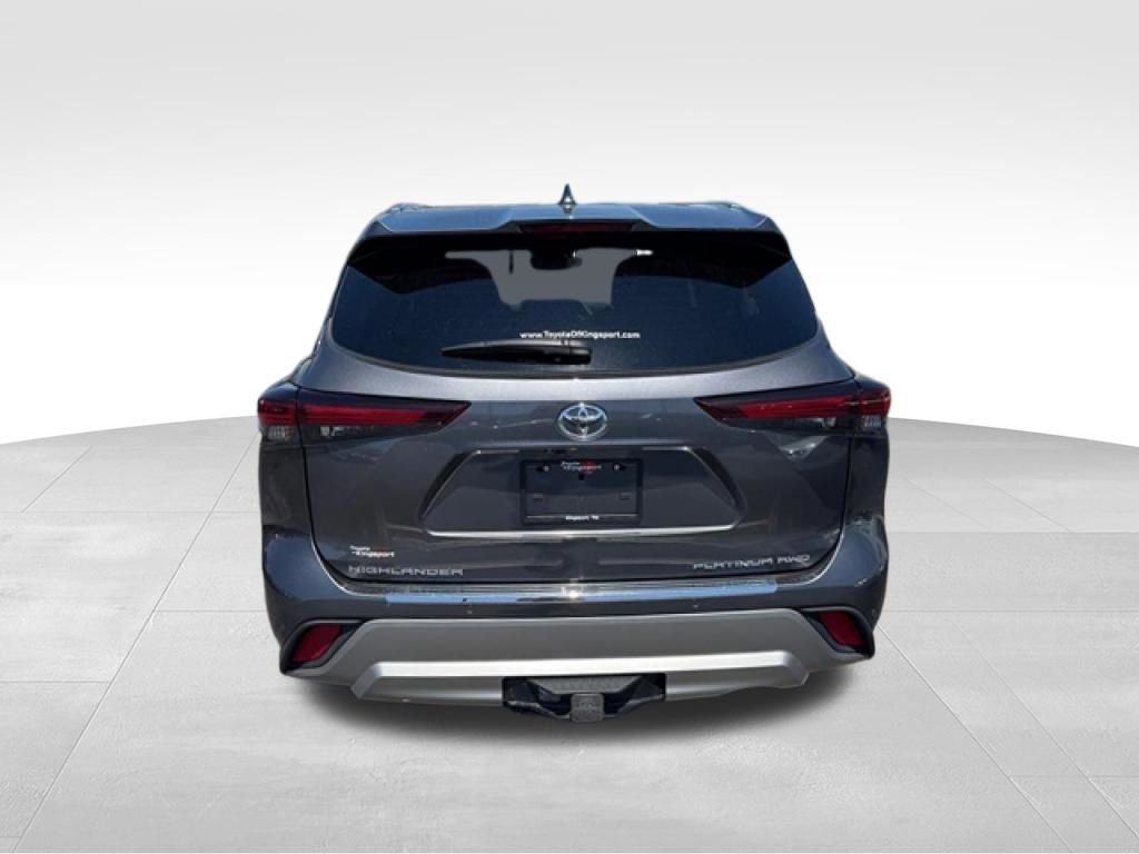 Used 2024 Toyota Highlander Platinum AWD/4WD image 5