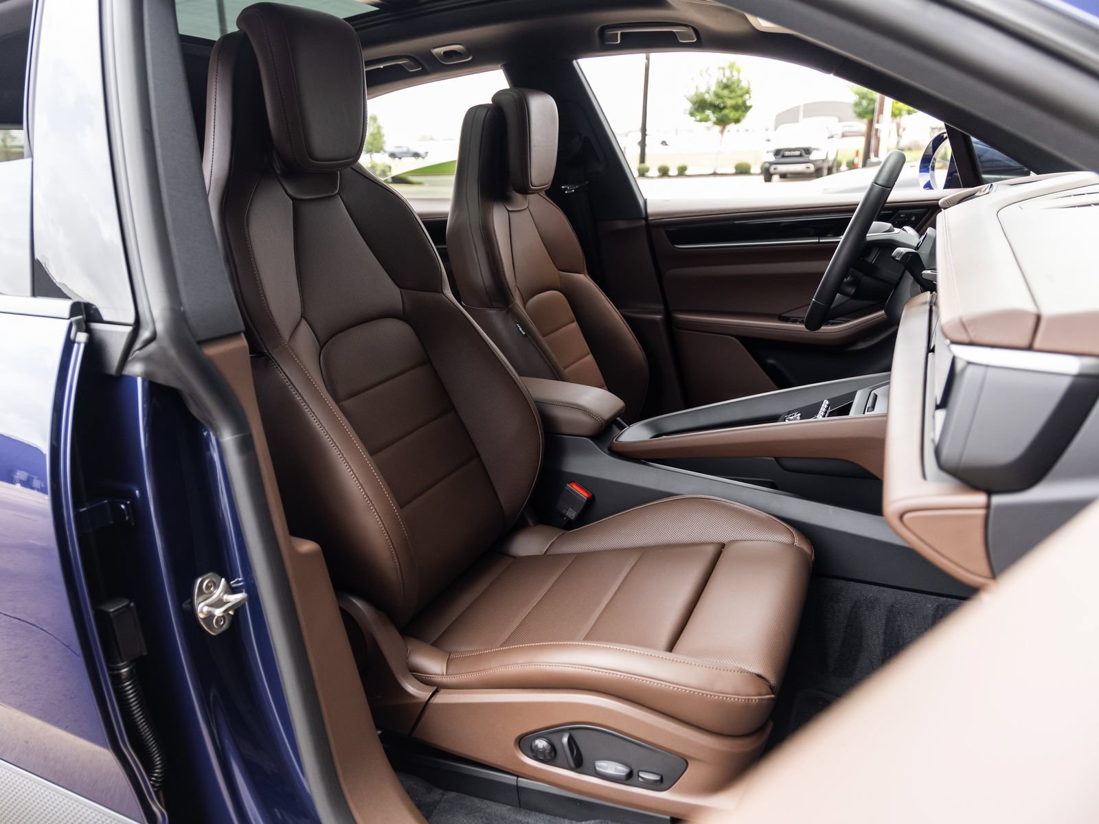 New 2026 Porsche Macan 4 Electric AWD/4WD image 44