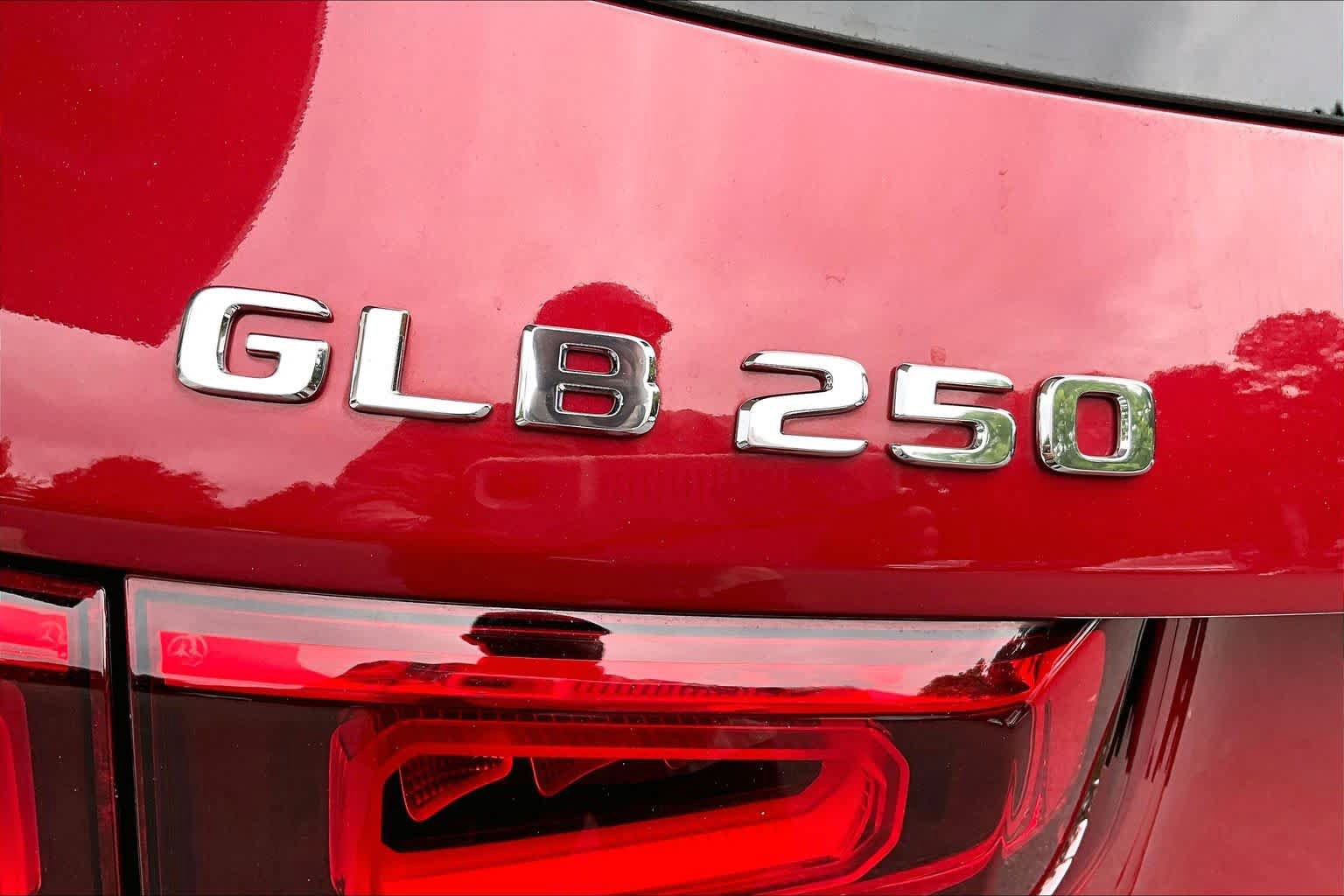 Used 2022 Mercedes-Benz GLB 250 image 10