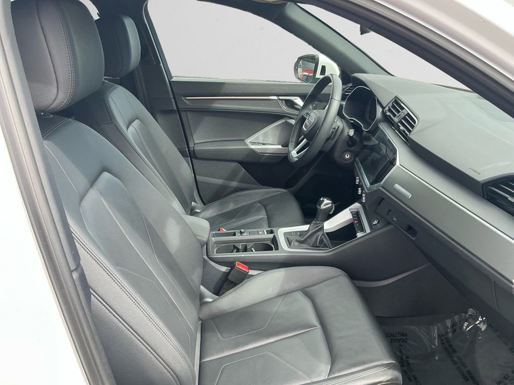 Used 2025 Audi Q3 2.0T Premium image 15