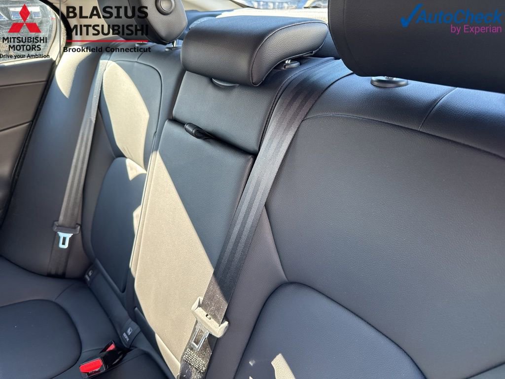 Used 2017 Jaguar XE Premium RWD image 15