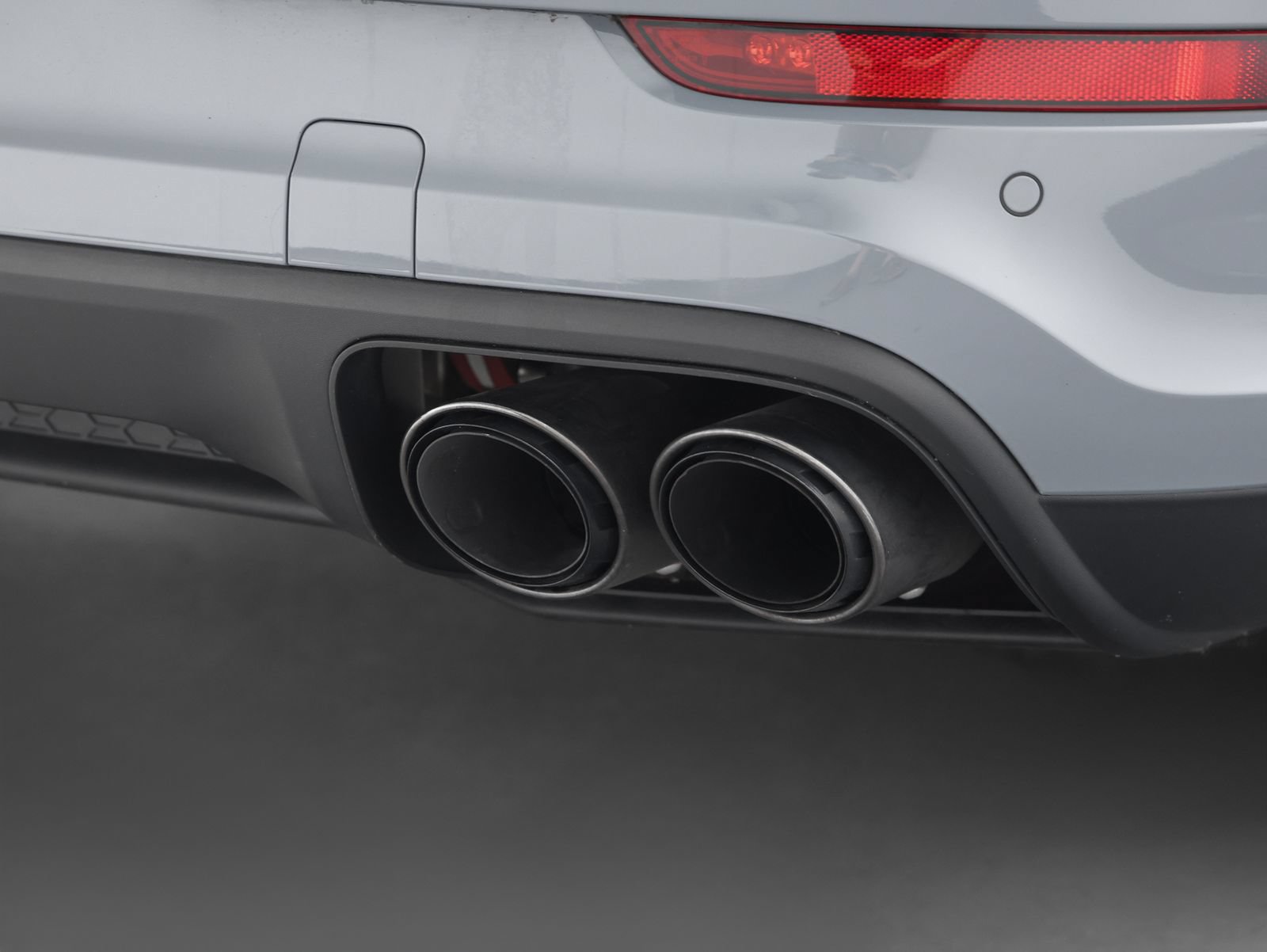 Certified 2024 Porsche Cayenne AWD/4WD image 17