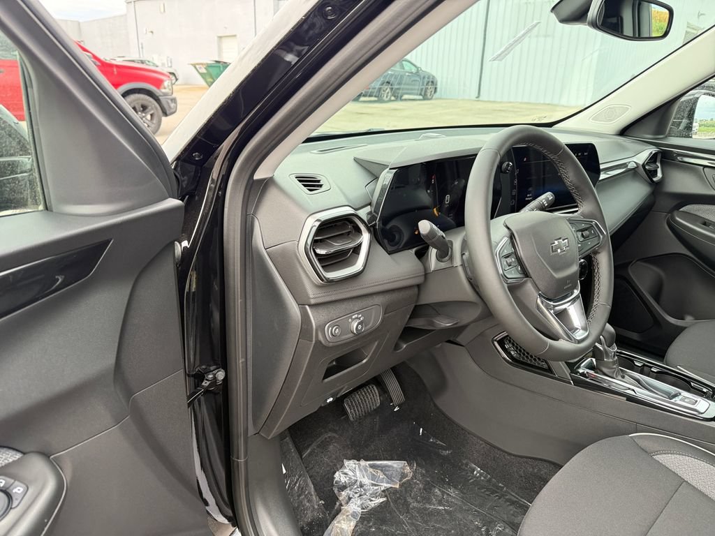 New 2026 Chevrolet TrailBlazer LT w/ Convenience Package AWD/4WD image 17