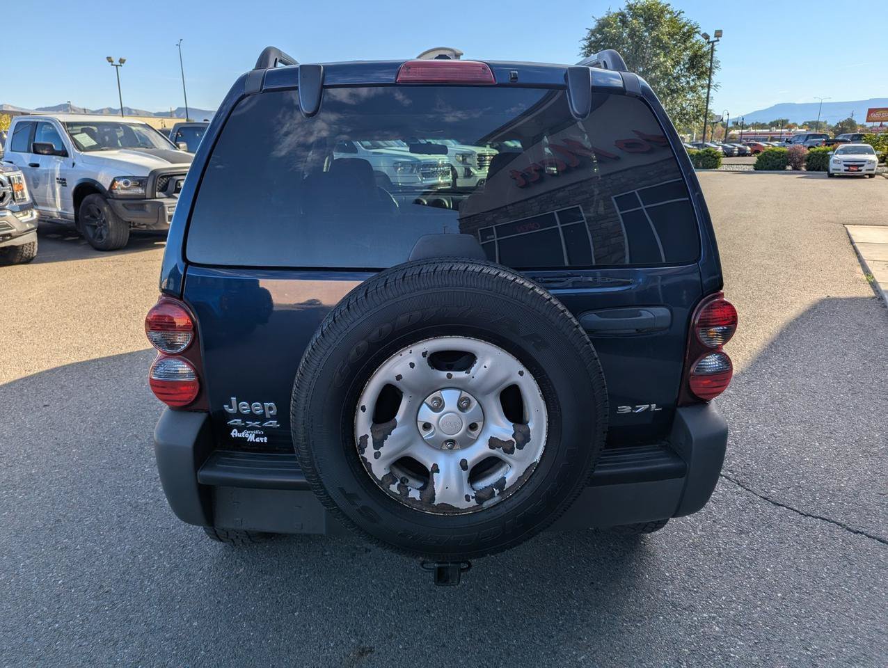 Used 2007 Jeep Liberty Sport AWD/4WD image 4