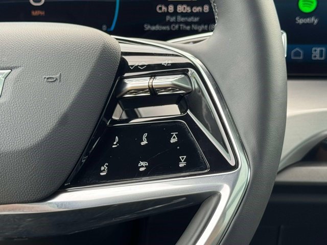 Certified 2026 Cadillac Vistiq Luxury AWD/4WD image 6