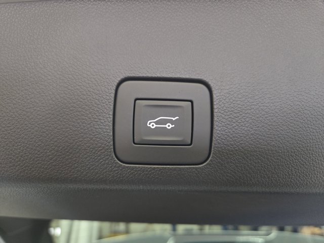 Used 2024 Buick Encore GX Avenir w/ Avenir Technology Package image 15