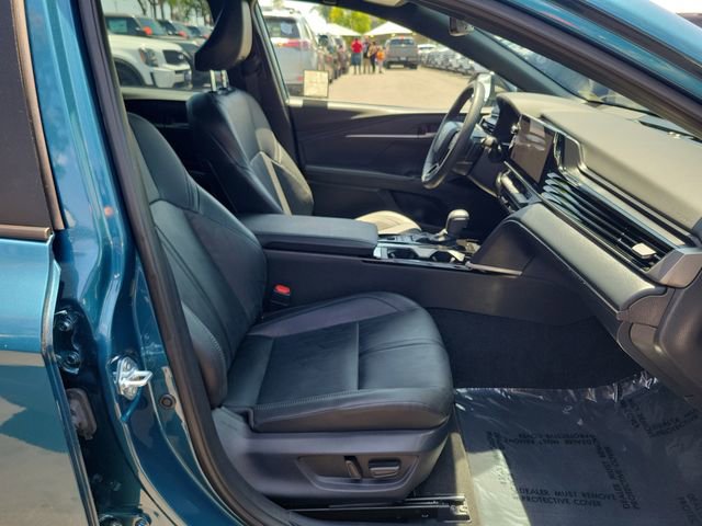 Used 2025 Toyota Camry XSE FWD image 15