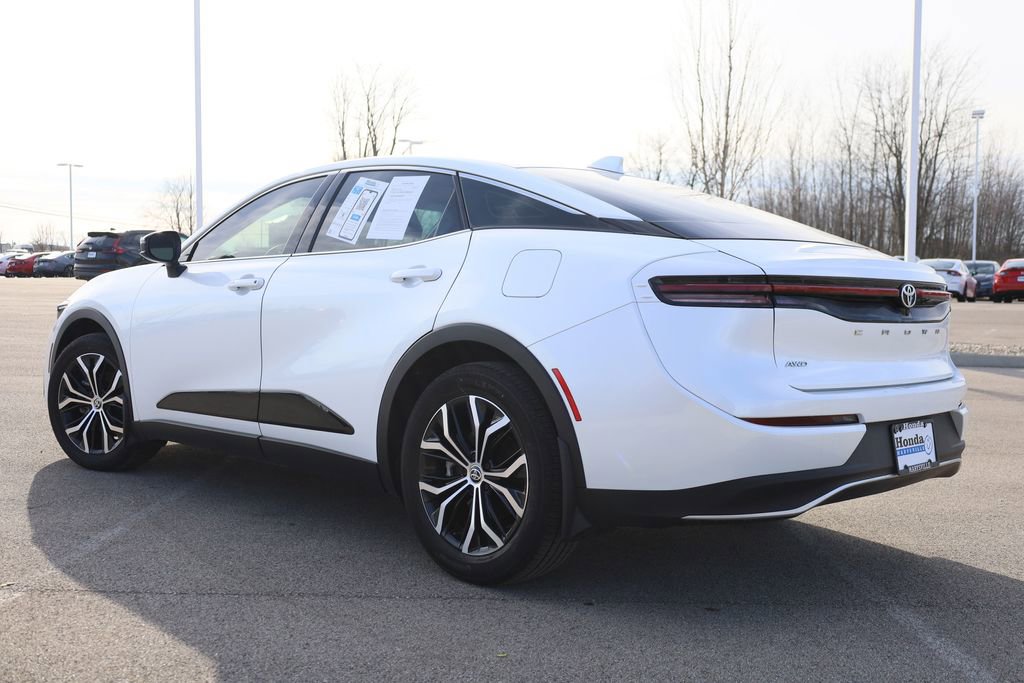 Used 2023 Toyota Crown XLE image 4