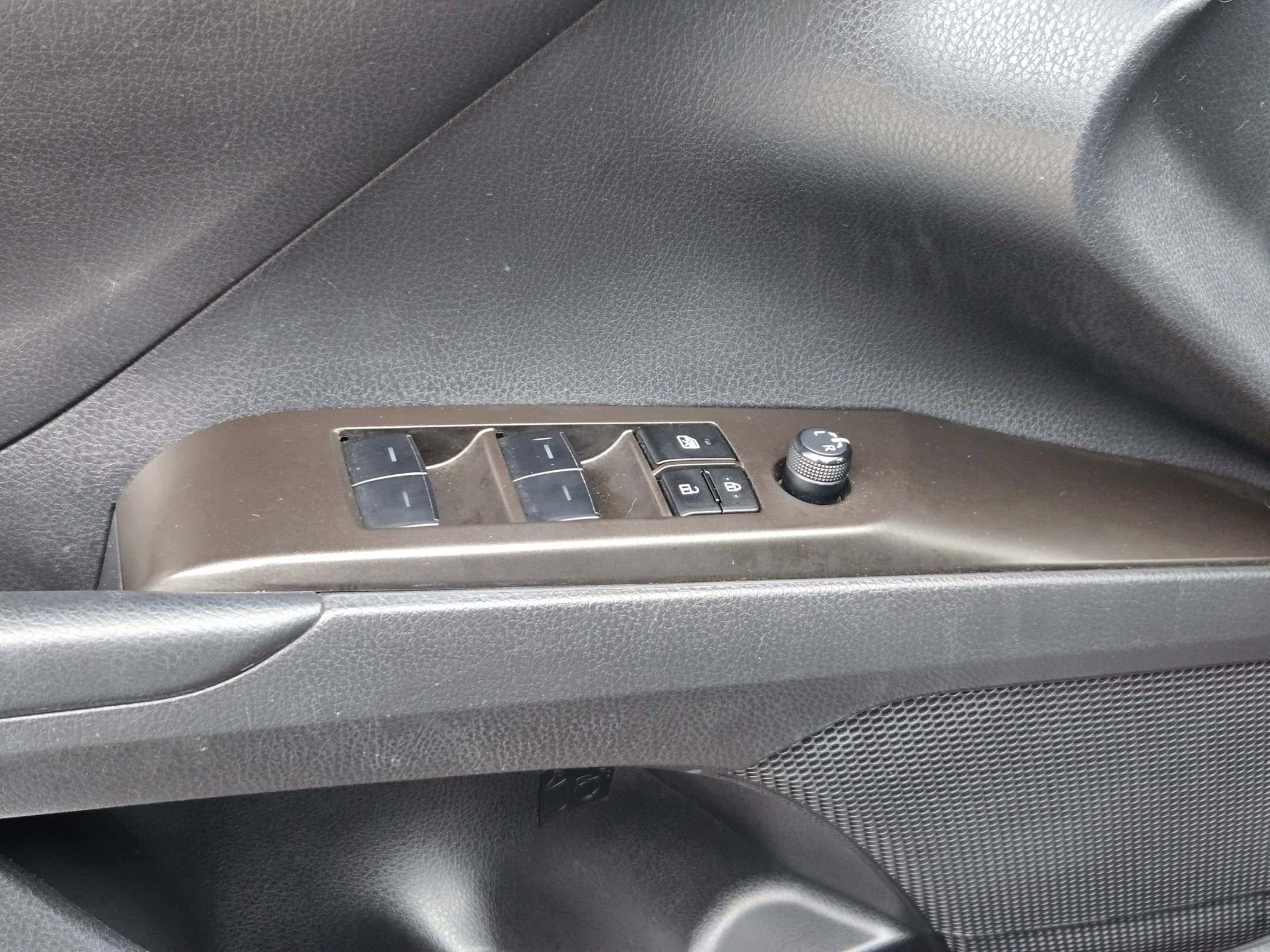 Used 2023 Toyota Camry LE FWD image 11