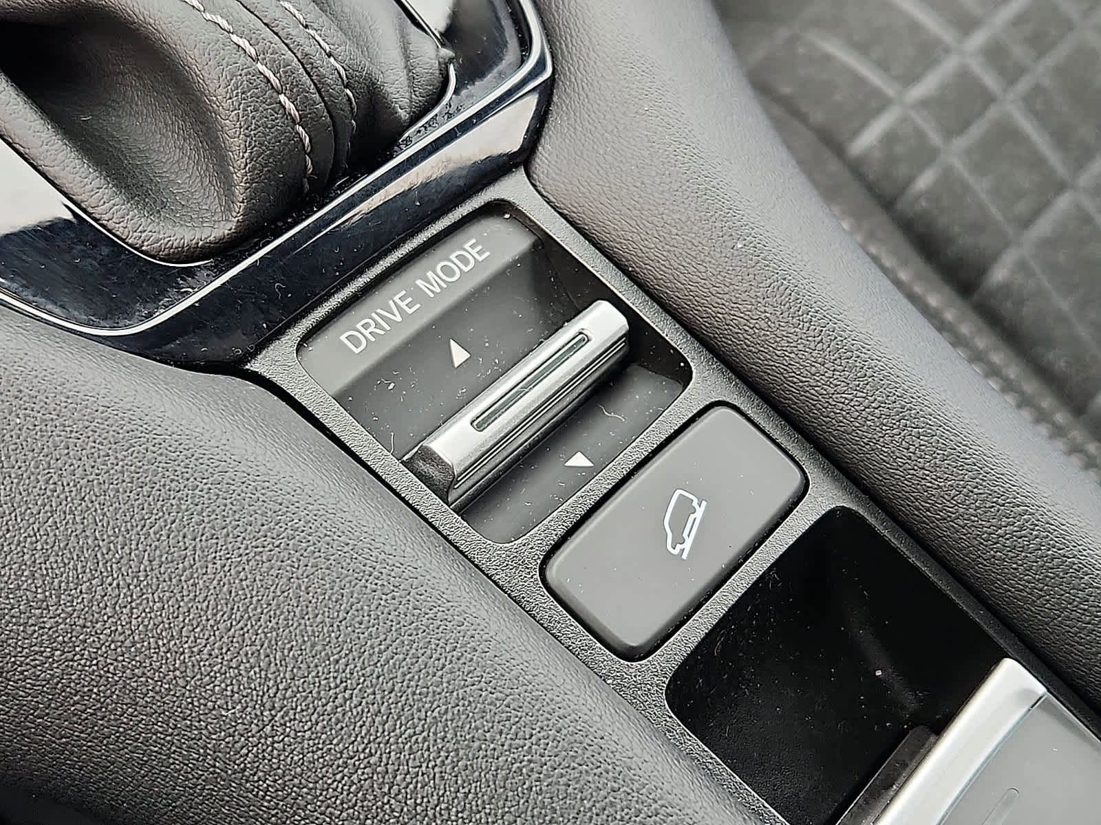 Certified 2023 Honda HR-V LX image 26