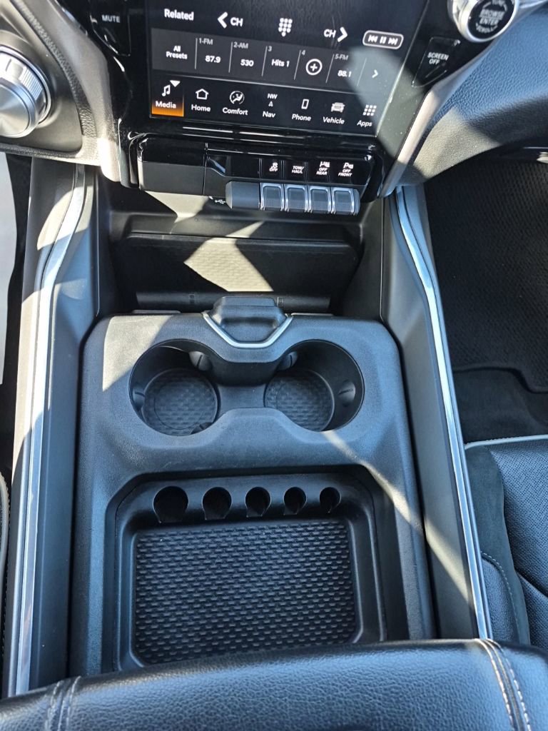 Used 2023 RAM 1500 Laramie image 39