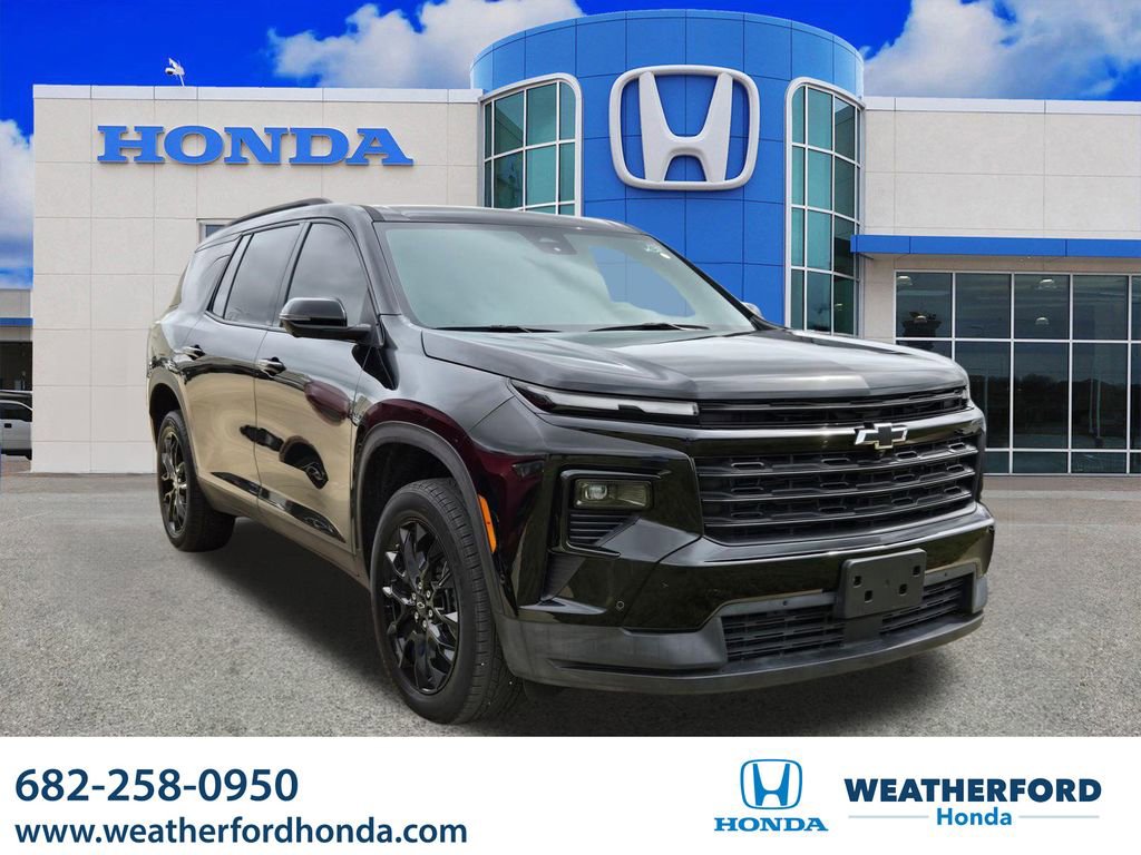 Used 2024 Chevrolet Traverse LT w/ Enhanced Driving Package FWD image 1