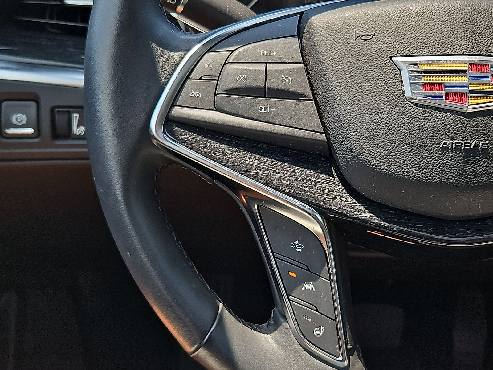 Certified 2023 Cadillac XT5 Premium Luxury FWD image 22