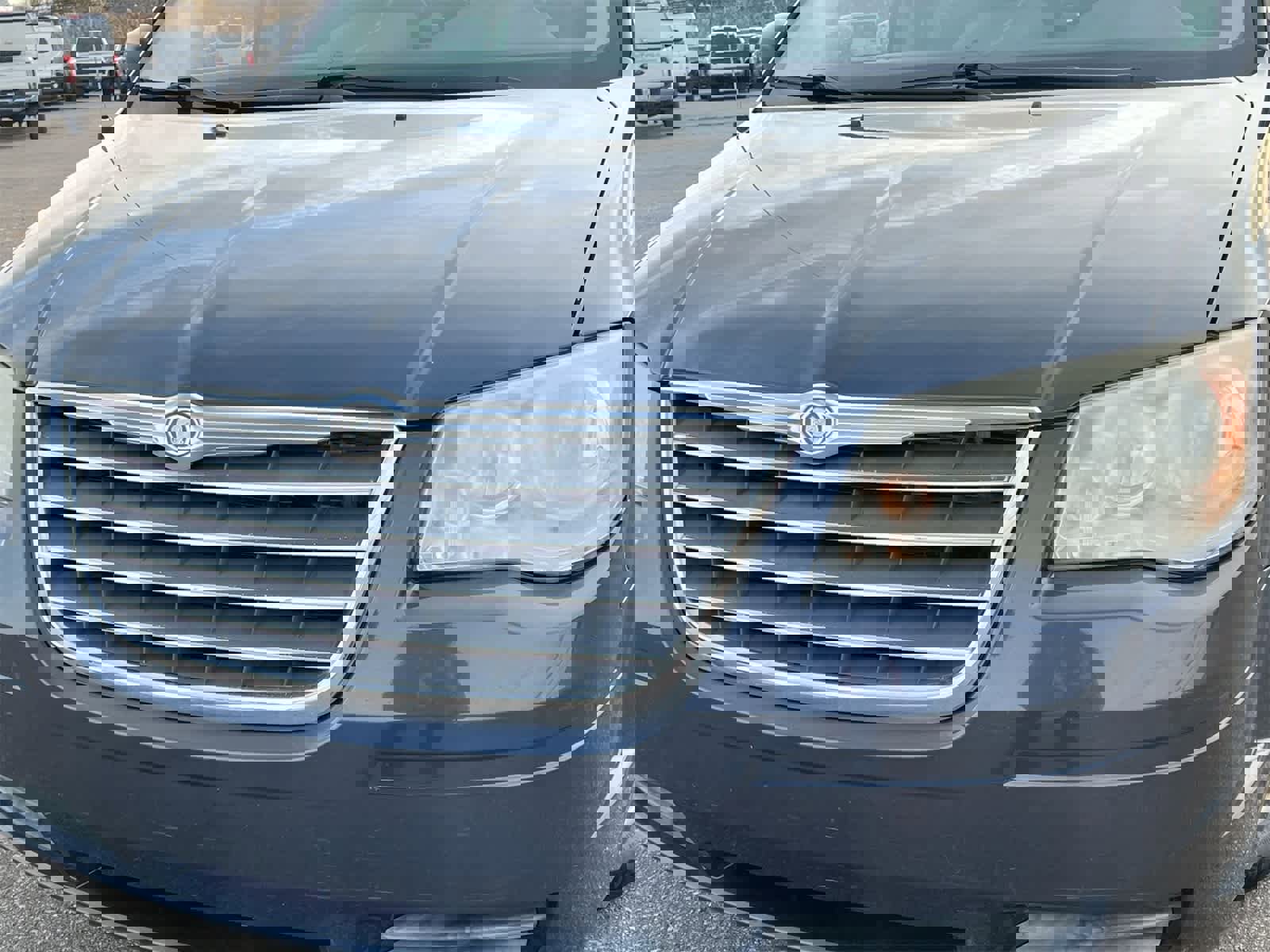 Used 2009 Chrysler Town & Country LX image 11