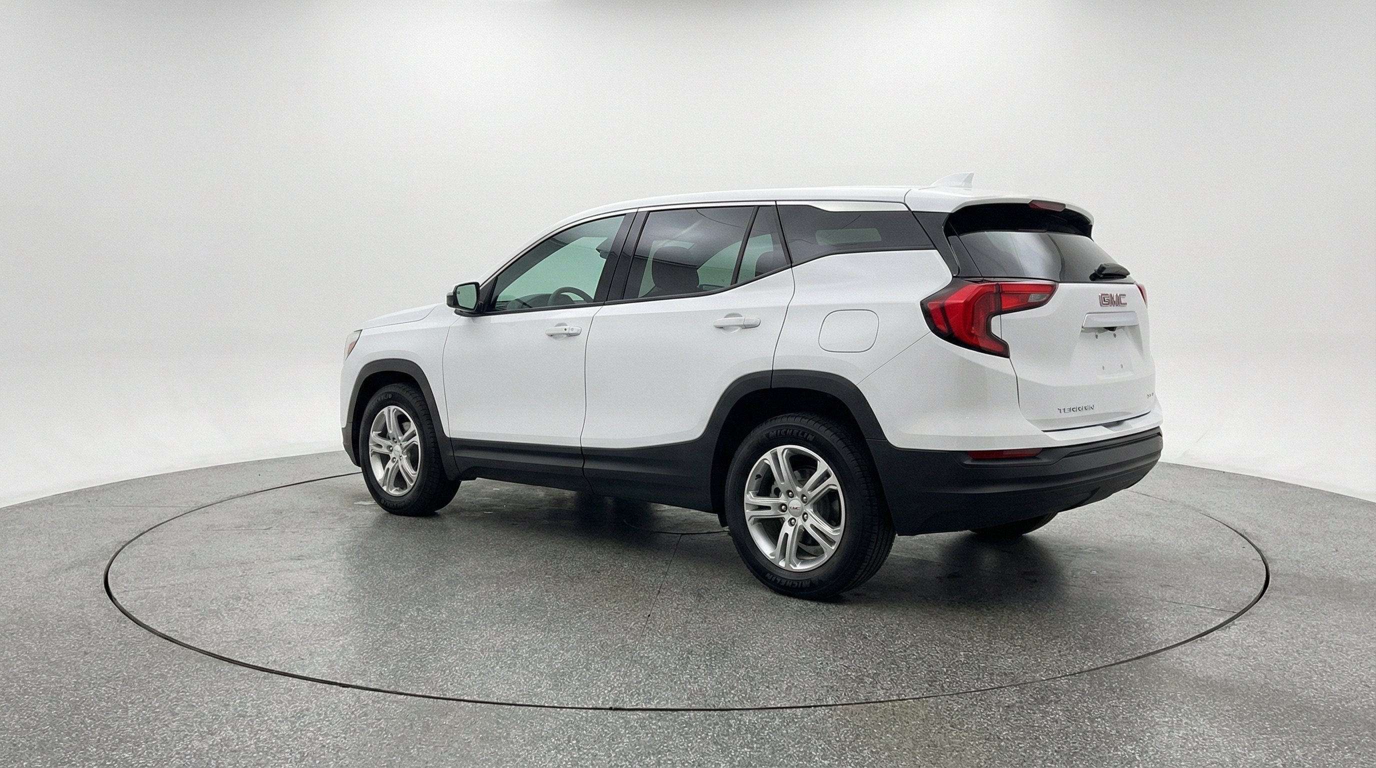 Used 2024 GMC Terrain SLE FWD image 6